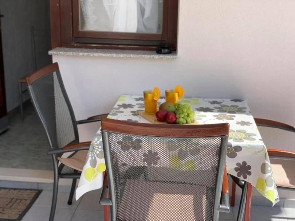 Apartments Fortuna Biograd Na Moru Exterior foto